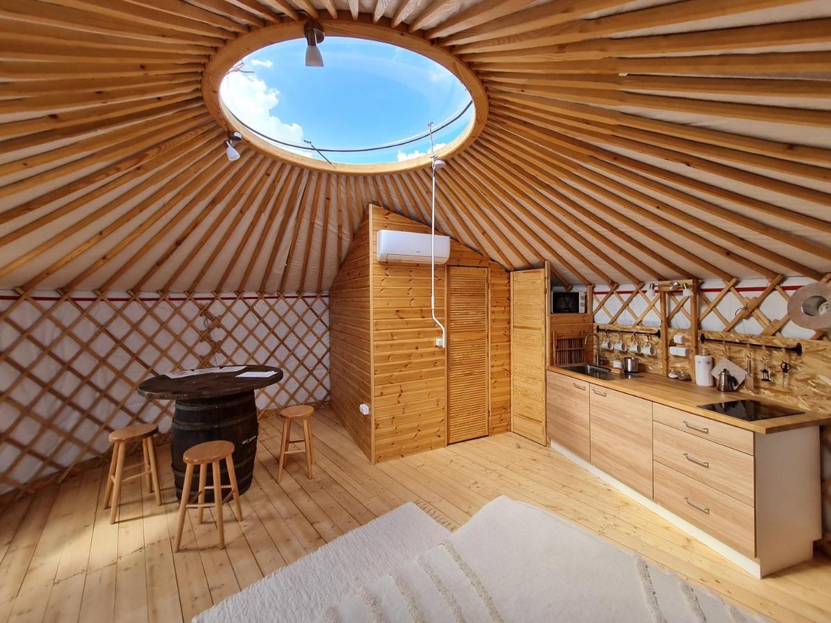 Jurtafarm Rackeve - A Nomad Luxus Hotel Buitenkant foto